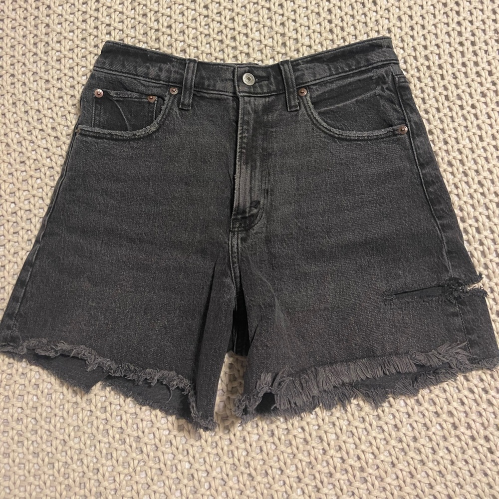 Abercrombie high rise 90’s cutoff shorts